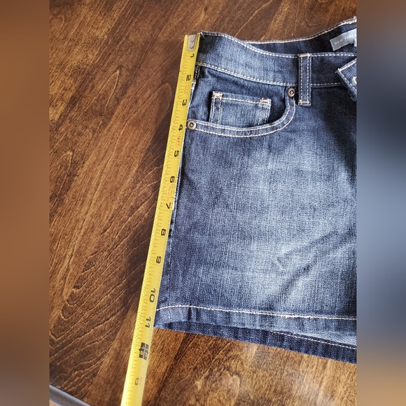 New York & Company Jean Shorts - Picture 4 of 4